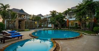 Les Bambous Luxury Hotel - Siem Reap - Pool