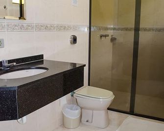 Hotel Bella Vista - Quatro Barras - Ванна кімната