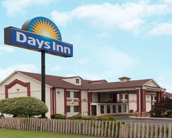 Days Inn by Wyndham Shawnee - Shawnee - Building