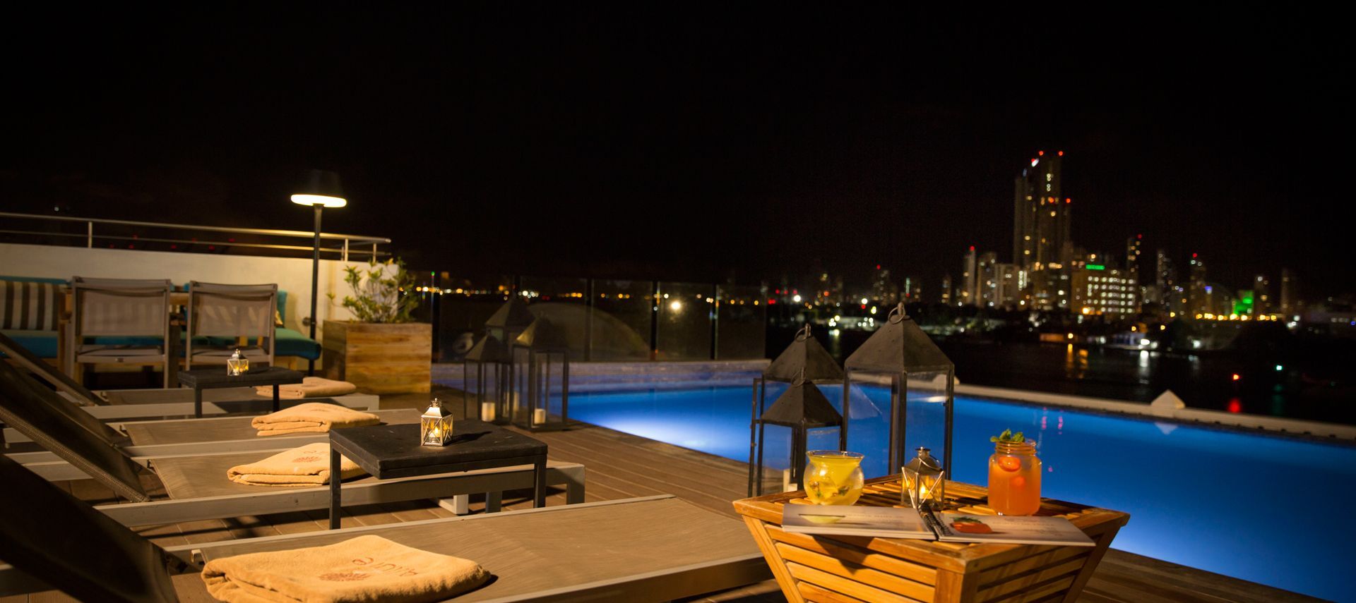 ي اشا إوسينال هوتل - كارتاخينا دي إندياس - حوض السباحة