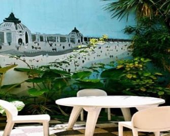 Hotel Raglan - מאר דל פלטה - פטיו