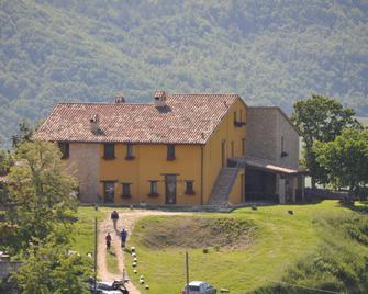Girfalco - Country House - Bed&Breakfast - Urbino - Building