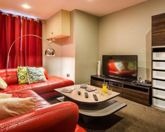 The Boundary - Windermere - Living room