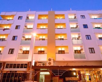 Aparthotel Boutique Poniente Playa - San Antonio de Portmany - Edificio