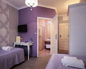 Hotel Madelaine - Lwówek Śląski - Bedroom