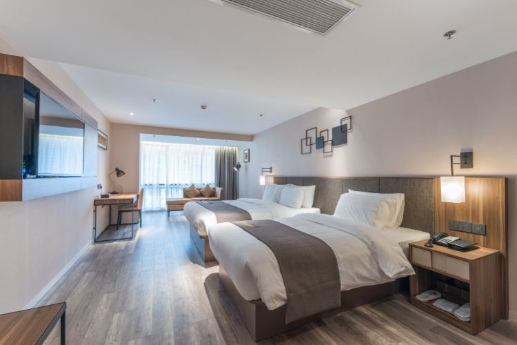 Home Inn Plus Chongqing Jiefangbei Pedestrian Street - צ'ונגקינג - חדר שינה