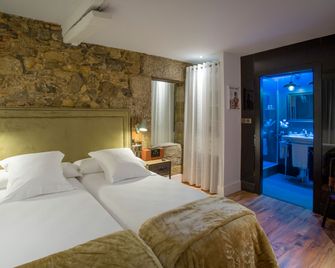 Pensión Boutique Caravan Cinema - Bilbao - Bedroom