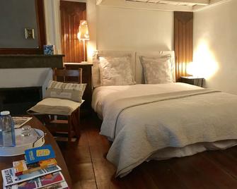B&B Le Miroir aux Fées Bordeaux - Bordeaux - Chambre
