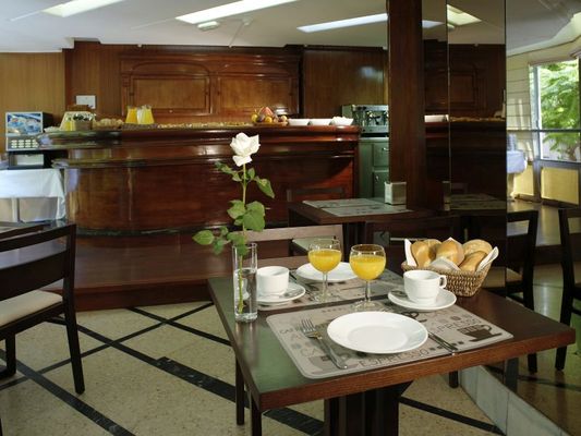 호텔 아도니스 펠리노르 - 산타크루스데테네리페 - 음식