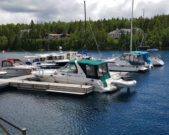 Big Tub Resort & Marina - Tobermory - Vista del exterior