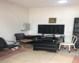 OYO 577 Saida Villas - Al Shuqaiq - Living room