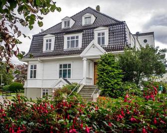 Solborg Folkehøgskole Hostel - Stavanger - Building