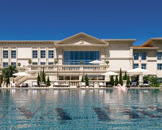 ذا سينا بريمو - سيوغويبو - مبنى