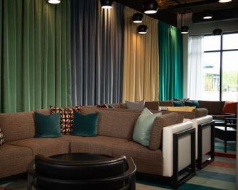 Hotel Indigo Madison Downtown By IHG - Madison - Lounge