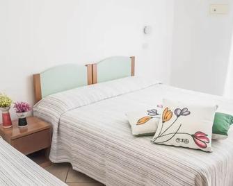Hotel Orsa Maggiore - Milano Marittima - Habitación