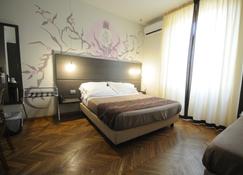 Hotel Tirreno - Marina di Massa - Bedroom