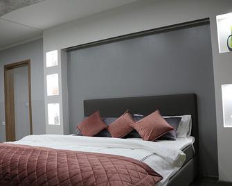 Ra Hostel - Neu Isenburg - Bedroom