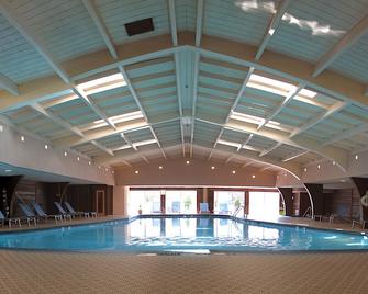 The Kensington Hotel - Ann Arbor - Piscina