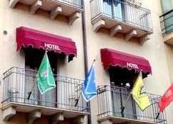 Hotel Conte Ruggero - Piazza Armerina - Building