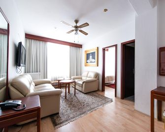 Hotel Ravel International - Offenbach am Main - Living room