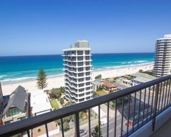Carrington Court - Main Beach - Balcony