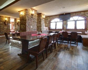 Ecopark Hunter's Beach - Shkorpilovtsi - Restaurante