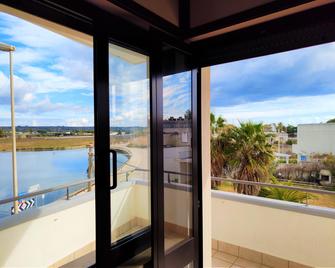 Hotel Baia del Cigno - Torre San Giovanni - Balcón