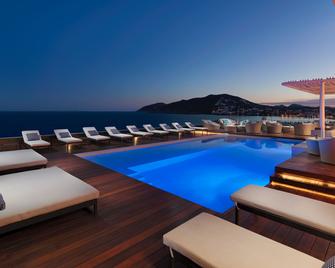 Aguas de Ibiza Lifestyle & Spa - Santa Eulària des Riu - Zwembad