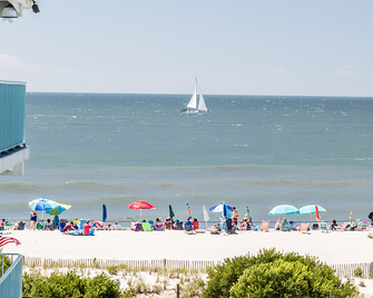 Sea Crest Inn - קייפ מיי - חוף