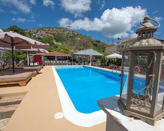 Anthis Studios - Pythagorio - Piscina