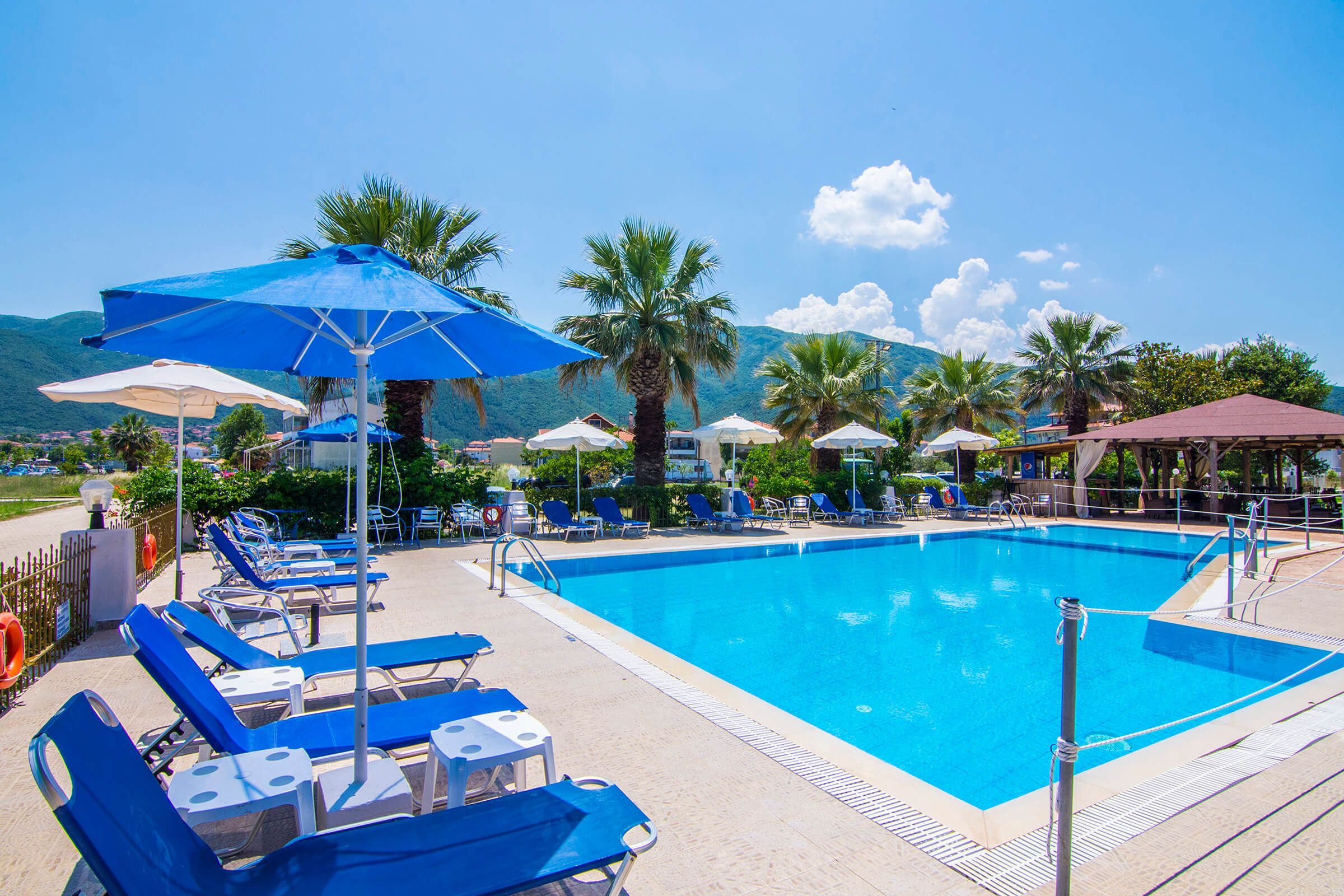 Rihios Hotel - Stavros - Piscina
