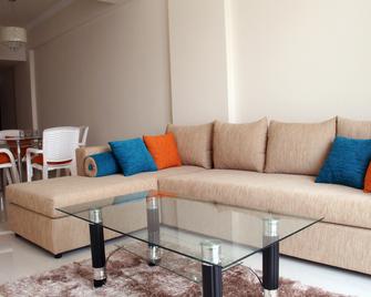 Serene Service Apartment - Colombo - Living room