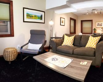 Home Comfort Stays - Durham - Wohnzimmer