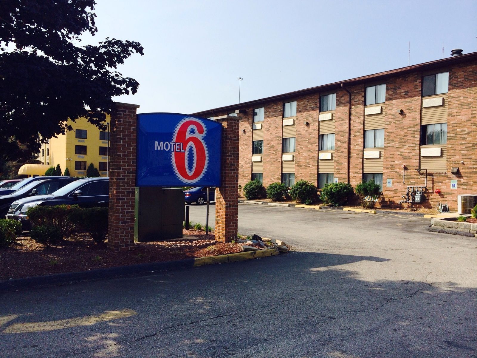 Motel 6 Glendale Wi 45 58 Glendale Hotel Deals - 