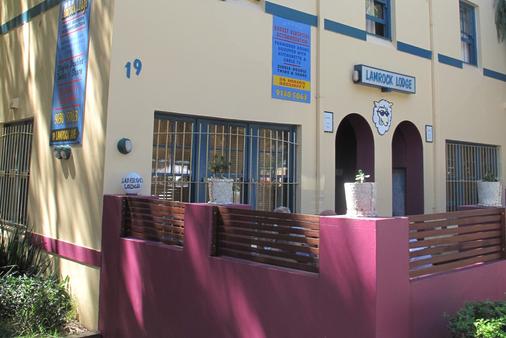 The Village Bondi Beach - Hostel - Bondi Beach - Building