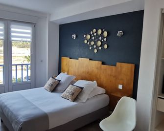 لو ريليه دو لاك - اوسيغور - غرفة نوم