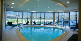 Hotel Exclusive President - Tuzla - Pool