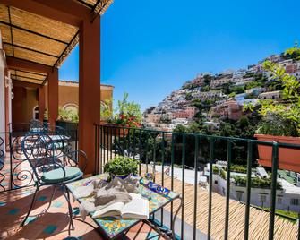 فندق سافويا - بوسيتانو - شرفة