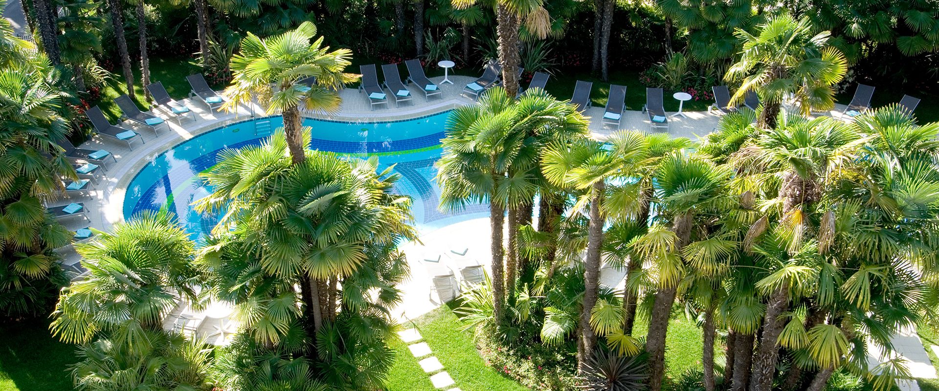 بارك هوتل فلورا - ريفا ديل غاردا - حوض السباحة