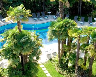 Parc Hotel Flora - Riva del Garda - Pool