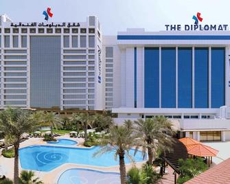 Diplomat Radisson Blu Hotel, Residence & Spa - Manama - Building