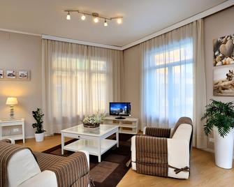 Raffy Family & Bike Hotel - Diano Marina - Sala de estar