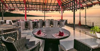 Tasik Ria Resort - Kota Manado - Restoran