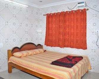 Parimala Paradise - Mantralayam - Bedroom
