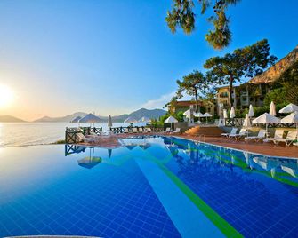 Liberty Lykia - אולודניז - בריכה