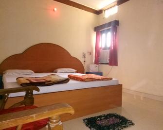 Mohit Paying Guest House - Varanasi - Bedroom
