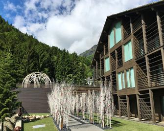 Mirtillo Rosso Family Hotel - Riva Valdobbia - Building