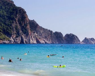 Grand Okan Hotel - אלניה - חוף