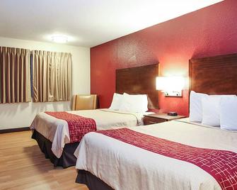 Evergreen Inn & Suites Portland Airport - Portland - Bedroom