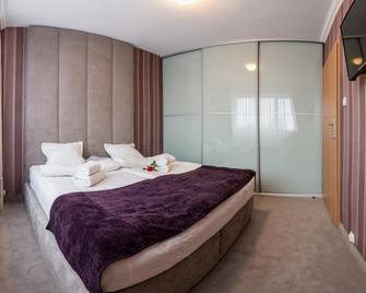 Hotel Europejski - ניסה - חדר שינה